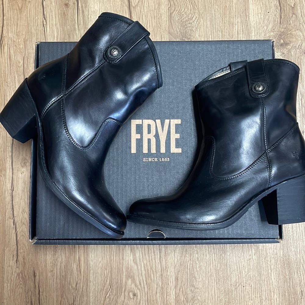 Frye Black Leather Western-Inspired Ankle Booties